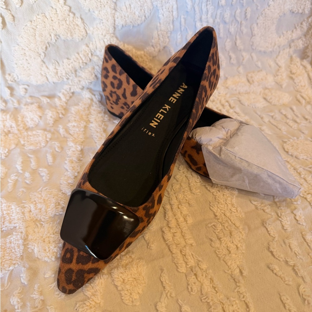 Anne Klein Brown Leopard Print Pointed Flats with Black Patent Toe #512